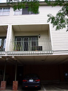 2408 Enfield #206  exterior